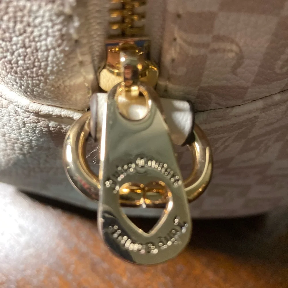 Juicy Couture White Satchel and card holder Set (never used)
